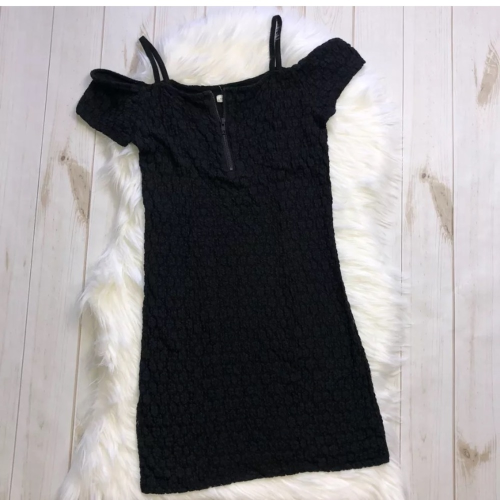 Silence & Noise UO Lace Dress Cold Shoulder Zip Up